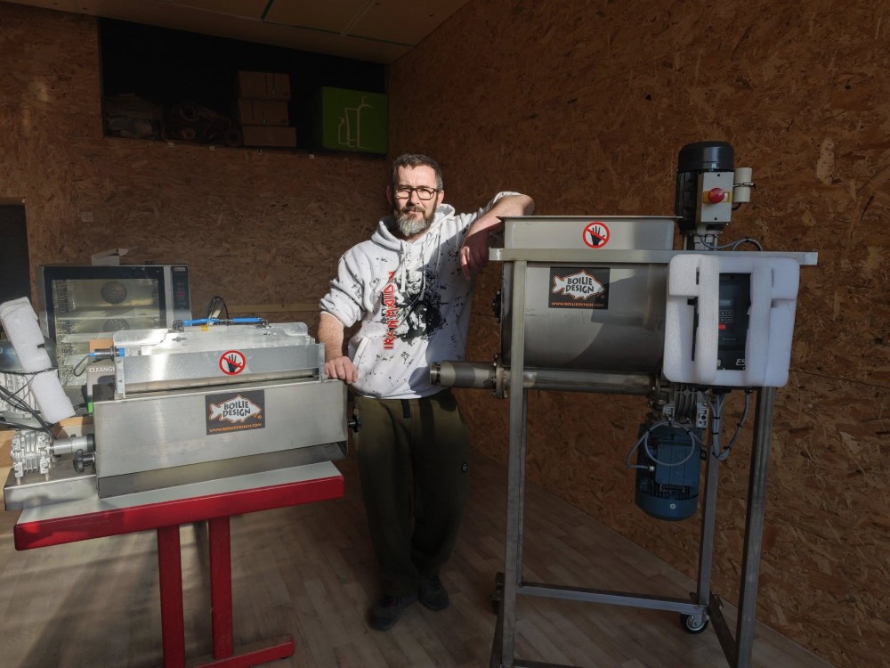 Installation des machines, d'ici peu ça va rouler....